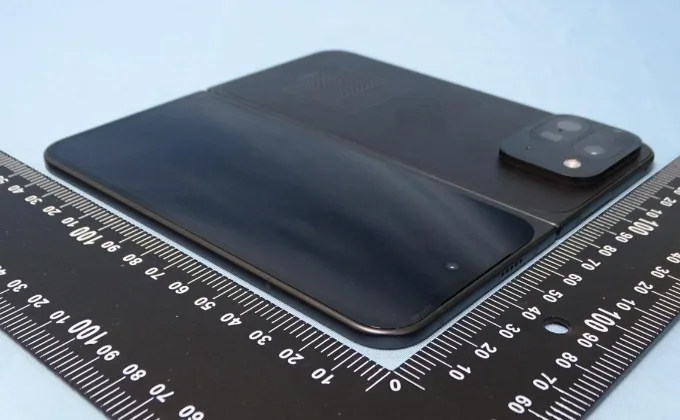 Cụm camera vuông trên Pixel 9 Pro Fold