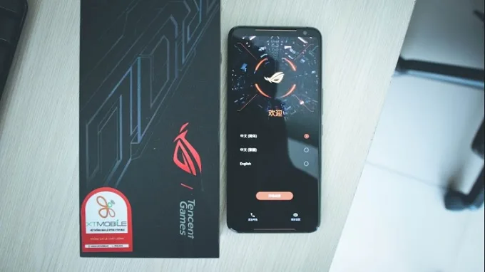 Điện thoại ROG Phone phiên bản cao cấp nhất đi kèm