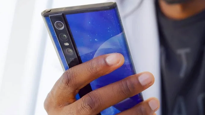 Màn hình bao phủ đến tận mặt sau của Mi Mix Alpha
