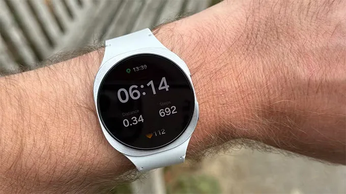 Theo dõi giấc ngủ và điểm năng lượng trên Galaxy Watch 8