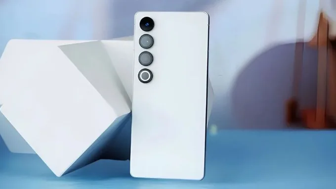 So sánh thiết kế và độ hoàn thiện của Meizu 21 Pro và iPhone 15 Pro Max