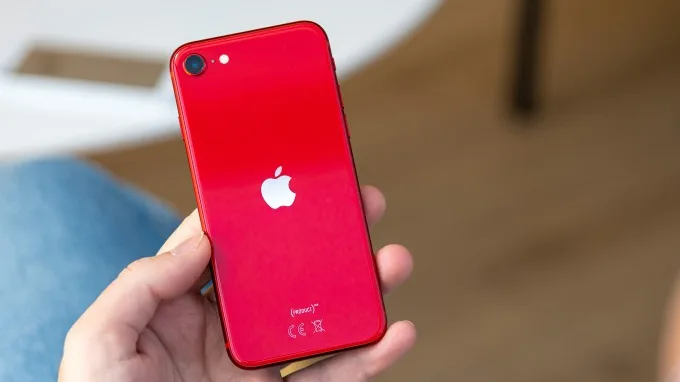 camera iPhone SE cũng được trang bị 1 cảm biến với độ phân giải 12MP