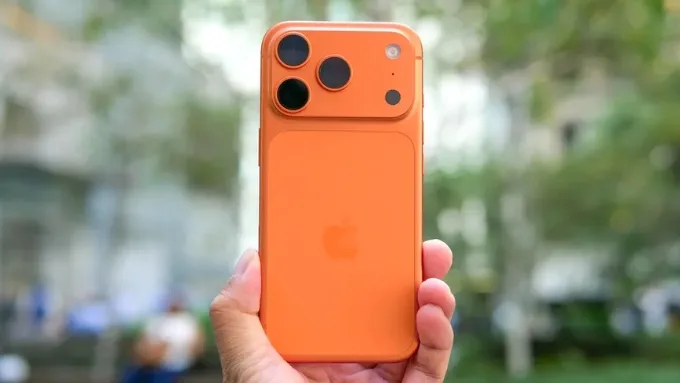 iPhone 17 Pro Max là flagship mới nhất của Apple, nổi bật với viên pin lên đến 5.088mAh