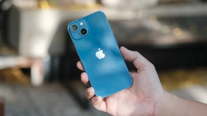 Dung lượng pin iPhone 13