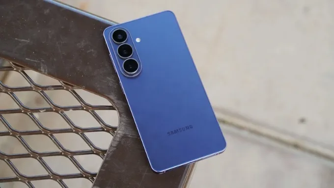Samsung S26 lại đi theo hướng nhỏ gọn và thực dụng hơn