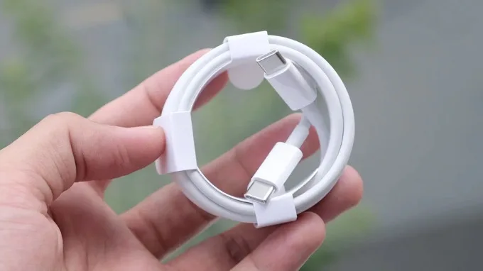 iPhone 17 dùng cáp sạc gì?