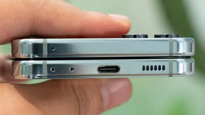 Galaxy Z Fold 5 gập khít hơn