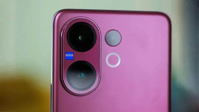 Hệ thống camera là một trong những điểm nhấn nổi bật khi đánh giá Vivo V60 5G