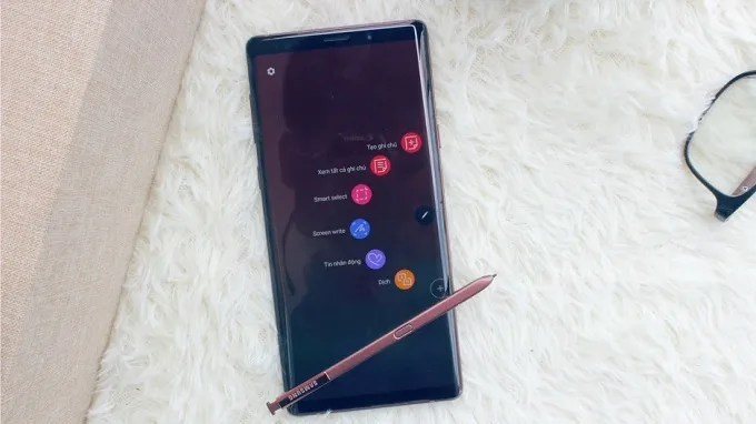 Bạn sẽ được tặng kèm thêm 1 bút S Pen với Galaxy Note 9 Hàn