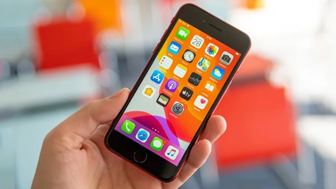 iPhone SE 2020 là điện thoại nhỏ gọn, bền bỉ đáp ứng hiệu năng ổn định