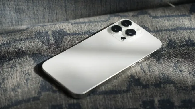 iPhone 16 Pro Titan Trắng (White Titanium)