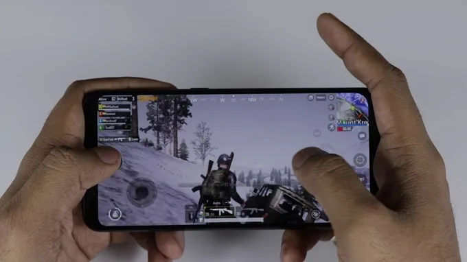 Galaxy A50 thì máy được hỗ trợ bởi chipset 9610 octa-core