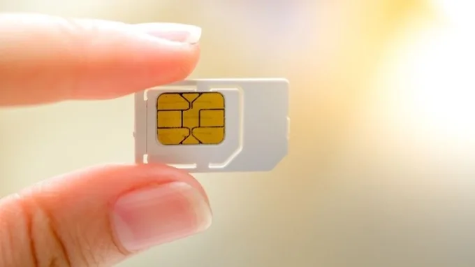 Phôi SIM là phần thẻ SIM trắng được nhà mạng sản xuất sẵn