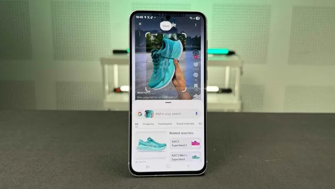 Sự khác biệt về thời gian hỗ trợ phần mềm là điểm cần cân nhắc  khi so sánh vivo V60 vs Samsung Galaxy A56