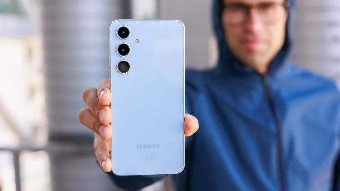 Điện thoại Samsung Galaxy S24 FE