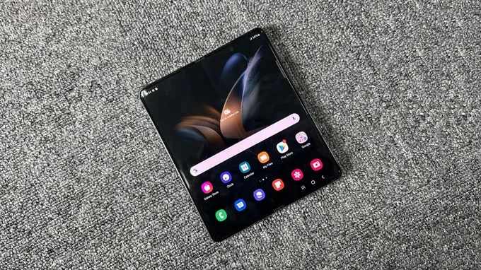 Màn hình chính rộng lớn mang đến trải nghiệm tốt hơn trên Galaxy Z Fold 4