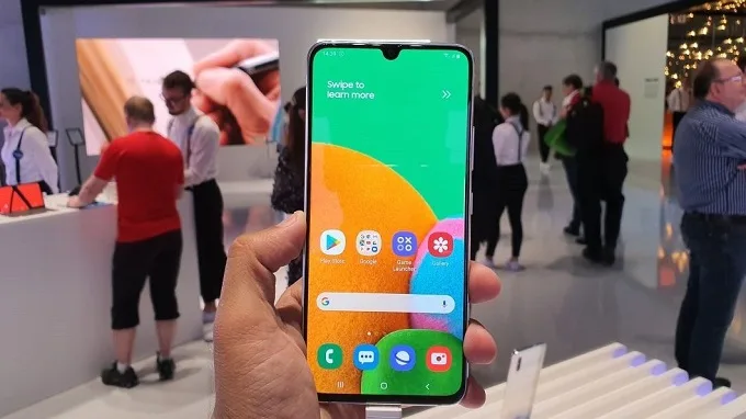 tỷ lệ màn hình 20:9 lần đầu tiên xuất hiện của Samsung