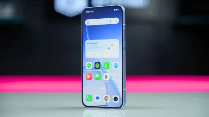 OPPO Reno15 được trang bị màn hình AMOLED 6.59 inch