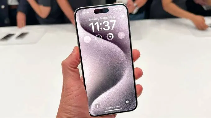 Viền màn hình siêu mỏng trên iPhone 15 Pro Max