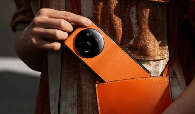 Xiaomi 13 Ultra có màu cam nổi bật mà bạn không nên bỏ lỡ