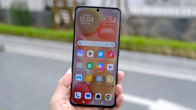 Xiaomi 13 Pro được trang bị tấm nền AMOLED 120Hz