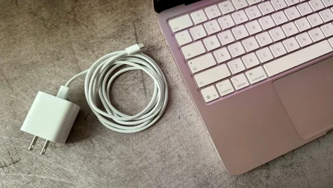Thời lượng pin dài, lên đến 16 giờ