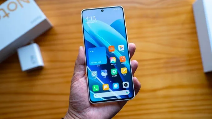 Thiết kế mặt trước của Redmi Note 13 Pro