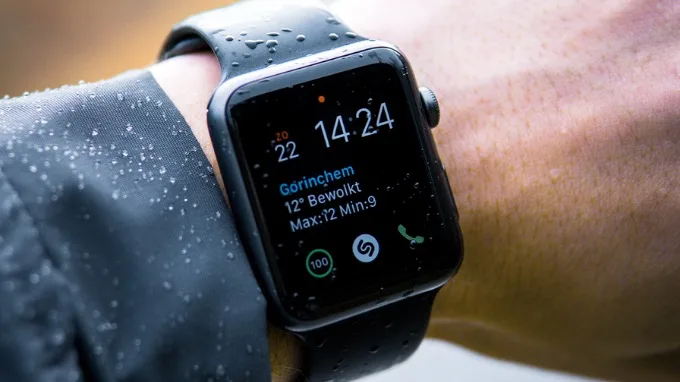Thiết bị Apple nào được trang bị màn hình OLED?