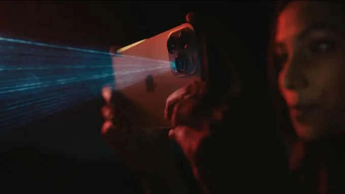 máy quét Lidar đặt ở góc dưới bên phải cụm camera