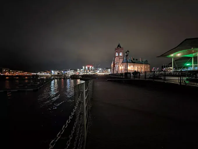 Đánh giá khái quát Google Pixel 6 vs Pixel 6 Pro camera: ống kính chính đêm