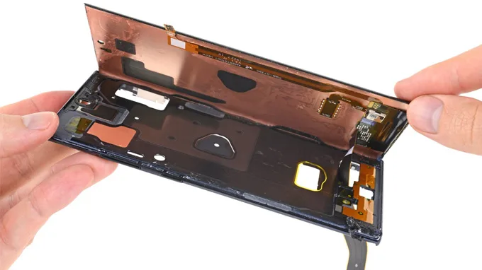 Thay màn hình Galaxy Note 10+ 5G sẽ rất khó khăn và tốn kém