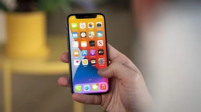 iPhone 12 mini là chiếc smartphone duy nhất trong các thế hê gần đây có thể sử dụng hoàn toàn băng 1 tay