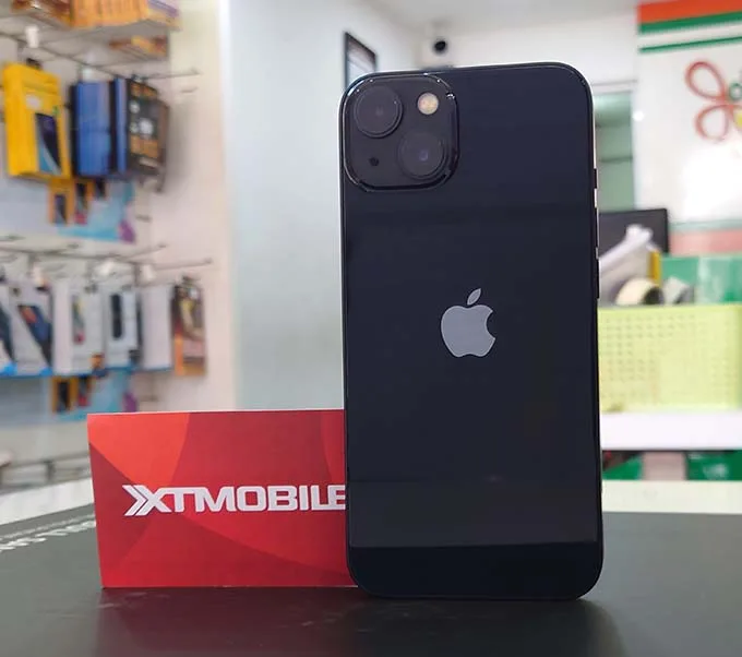 iPhone 14 màu đen (Midnight) phù hợp với người mệnh Thuỷ, mệnh Mộc