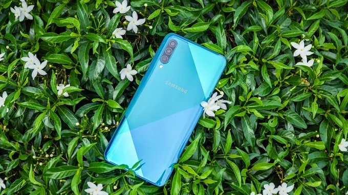 Thiết kế Galaxy A50s tinh tế hơn với nhiều lựa chọn màu
