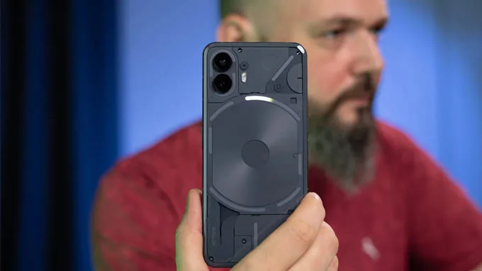 Ngoại hình thu hút của Nothing Phone (2)