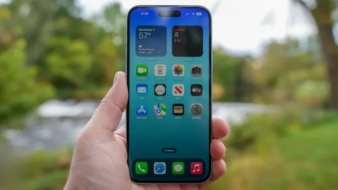 iPhone 15 Plus dù sở hữu màn hình Super Retina XDR 6.7 inch
