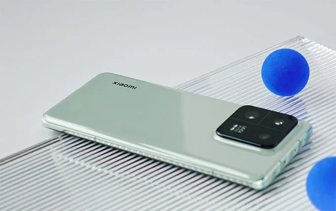 Thiết kế Xiaomi 13 Pro nổi bật với mô-đun camera hình vuông ở mặt sau