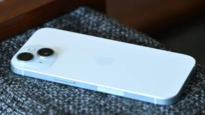 Thiết kế khung viền nhôm và mặt kính Ceramic Shield