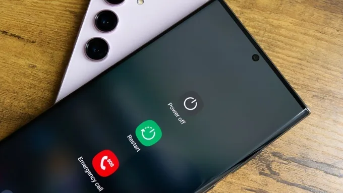 Cách tìm ứng dụng bị ẩn trên điện thoại Android bằng cách khởi động lại máy