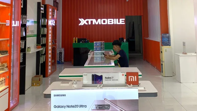 Bên trong cửa hàng XTmobile 437 Quang Trung