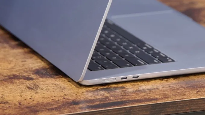 so-sanh-macbook-air-m4-va-macbook-air-m1-pin-sac-xtmobile
