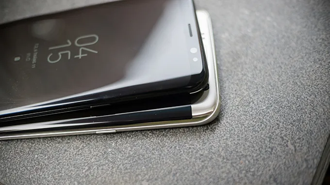 phu-phep-man-hinh-cong-galaxy-s7-edge-hien-dai-nhu-s8-s8-plus-112
