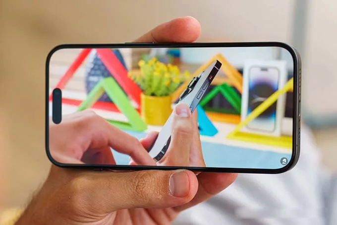 Màn hình iPhone 15 Pro