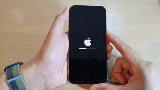 Hướng dẫn cách reset iPhone bằng phím cứng đối với iPhone 8 trở lên