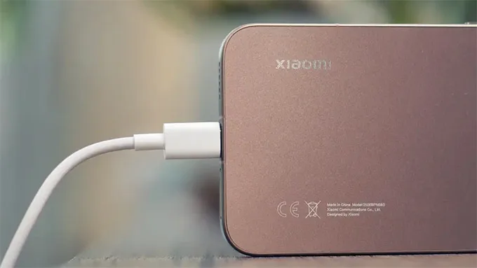 Pin và công nghệ sạc: Xiaomi 15T Pro chiếm ưu thế vượt trội