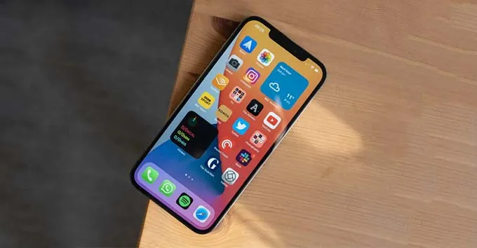 iPhone 12 Pro 128GB sở hữu màn hình có kích thước lớn với tấm nền chất lượng