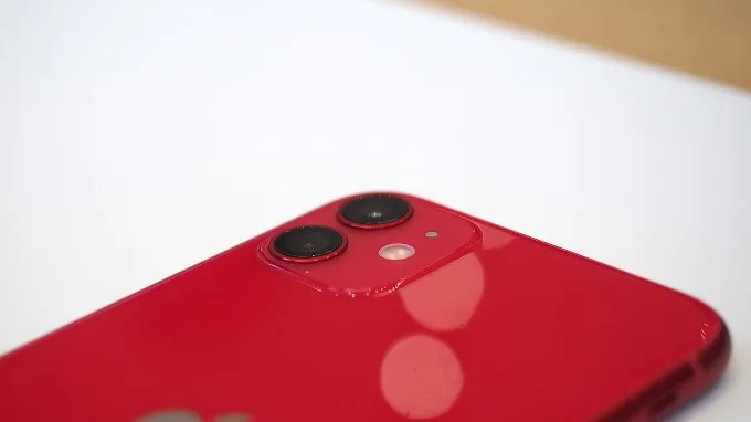 Cụm camera liền lạc và không quá lồi trên iPhone 11