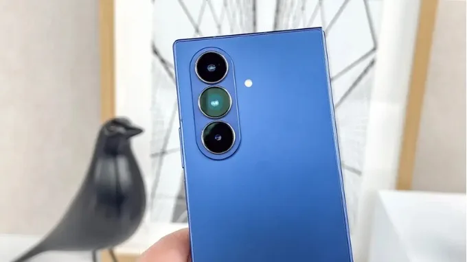 So sánh camera của Samsung Z Fold 7 và iPhone 15 Pro Max
