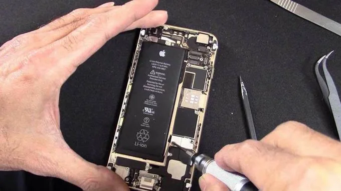 iPhone SE 2022 chỉ đạt điểm trung bình về khả năng sữa chữa