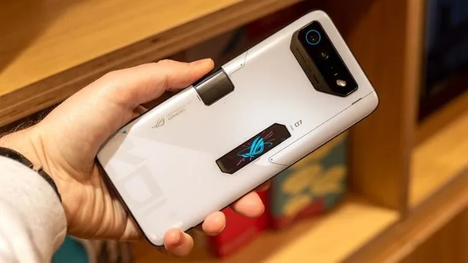 Điện thoại Asus ROG Phone 8